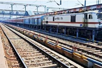 ट्रेन-में-बिना-टिकट-यात्रा:-रुनकता-स्टेशन-पर-पकड़े-गए-135-यात्री,- 69,480-रुपये-वसूला-गया-जुर्माना