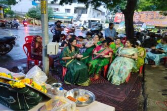 महिलाओं-का-46-दिन-का-सत्याग्रह-लाया-रंग:-आलोक-नगर-से-शराब-ठेका-हुआ-शिफ्ट,-सुंदरकांड-पाठ-कर-मनाया-जश्न