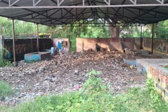 हाथरस में करोड़ों रुपये से बने कचरा निस्तारण केंद्र की बदहाल स्थिति