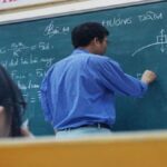 आठ साल से स्कूल से गायब था शिक्षक, नोटिस भी बेअसर; आगरा में सहायक अध्यापक की सेवा समाप्त