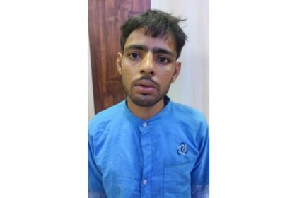 अलीगढ़: कैफियत एक्सप्रेस में सो रही 9 साल की बच्ची से छेड़छाड़ का आरोप, यात्रियों ने वेंडर को दबोचा