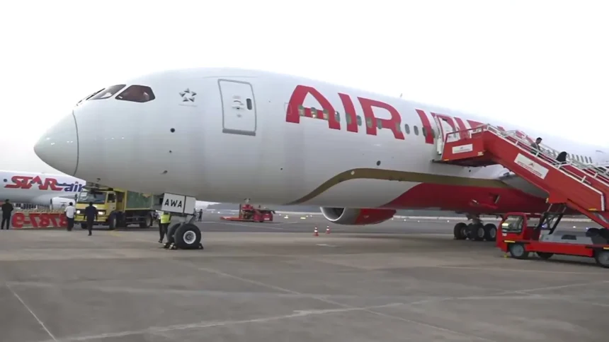 Air India Phuket-Delhi Flight: 300 फीट नीचे आई फ्लाइट के पायलट की नौकरी गई, टेस्ट में मिला Psychoactive Substance