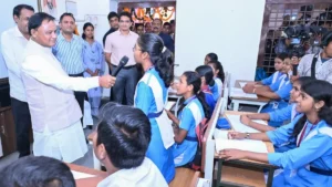 ओडिशा में 3 साल में 45 हजार शिक्षकों की भर्ती का ऐलान, CM माझी ने छात्रों से कहा- सोशल मीडिया से रहें दूर
