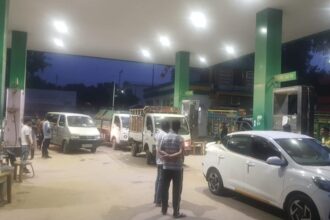 आगरा गैस संकट: मेट्रो खुदाई में टूटी गेल की पाइपलाइन, 25 सीएनजी पंप बंद, फाउंड्री उद्योग भी ठप