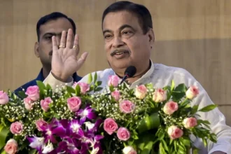 मुंबई के ट्रैफिक जाम में फंसे नितिन गडकरी, बोले- 'इसके लिए मैं जिम्मेदार हूं', बताया समाधान