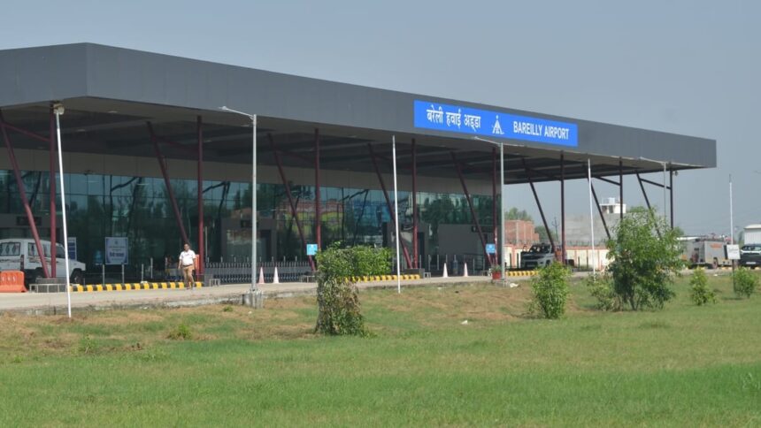 बरेली एयरपोर्ट: रक्षाबंधन के बाद फुटफॉल घटा, दिल्ली-नवी मुंबई का हवाई किराया सात हजार रुपये तक सस्ता