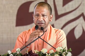 जन्माष्टमी पर मथुरा में गरजे CM योगी, बोले- ‘आस्था को चोट पहुंचाने वालों की कंस जैसी दुर्गति तय’
