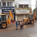 Bareilly Bulldozer runs on the hotel-office of Rajiv Rana