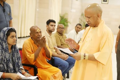 CM Yogi gave instructions to 'Janta Darshan' officials