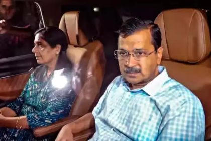 Delhi HC sends notice to CM Kejriwal's wife Sunita