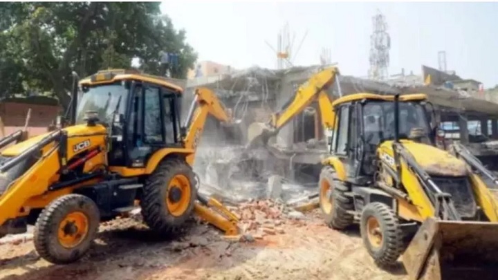 Due to Maha Kumbh, bulldozers will be run on 400 houses in Prayagraj, the expenses will be recovered from the building owners