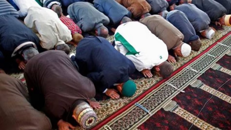 Namaz was read at a disputed place in Kushinagar