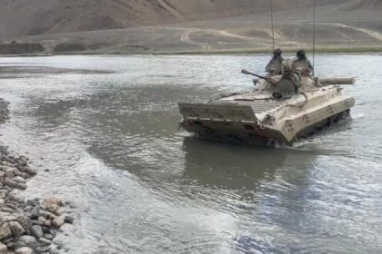 water level of river suddenly increased in Ladakh, 5 soldiers practicing with tanks died