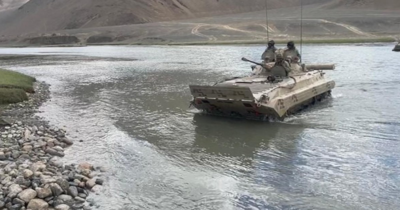 water level of river suddenly increased in Ladakh, 5 soldiers practicing with tanks died