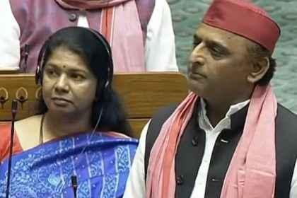 Akhilesh taunts BJP in Lok Sabha