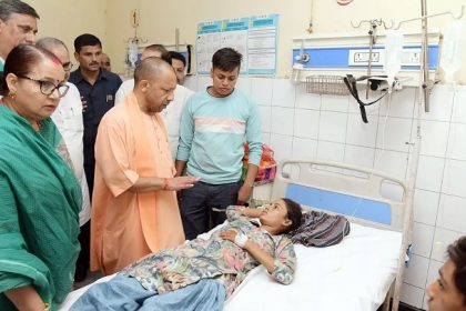 CM Yogi inquired about the treatment of the injured in the Hathras accident