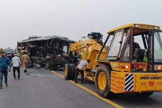 Horrific accident on Lucknow-Agra Expressway