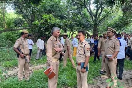 Bodies of two girls found hanging from a tree with a dupatta in Farrukhabad