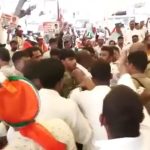 Congress workers clashed in front of senior leaders in UP