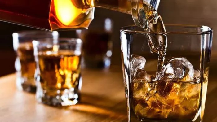 People of UP consumed liquor worth 3544 crores in a month