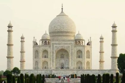 There is a tussle between Waqf Board and ASI regarding 120 monuments of the country including Taj Mahal