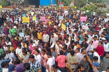 Massive protest by students in Prayagraj