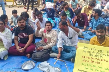 the students' protest continues for the fifth day in Prayagraj