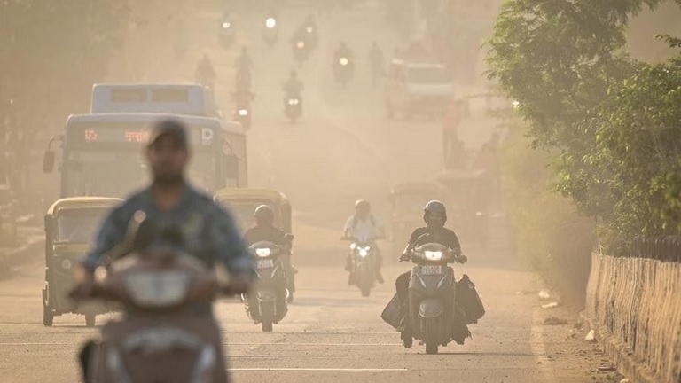 Air in Delhi-NCR has again become 'poisonous'