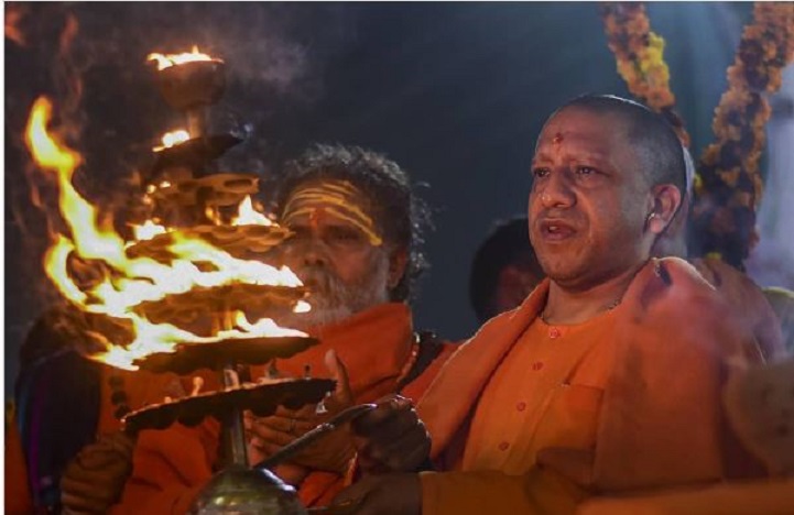 CM Yogi performs Aarti at Sangam Nose Ghat Prayagraj today