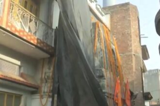 Illegal construction is being removed near the temple in Sambhal