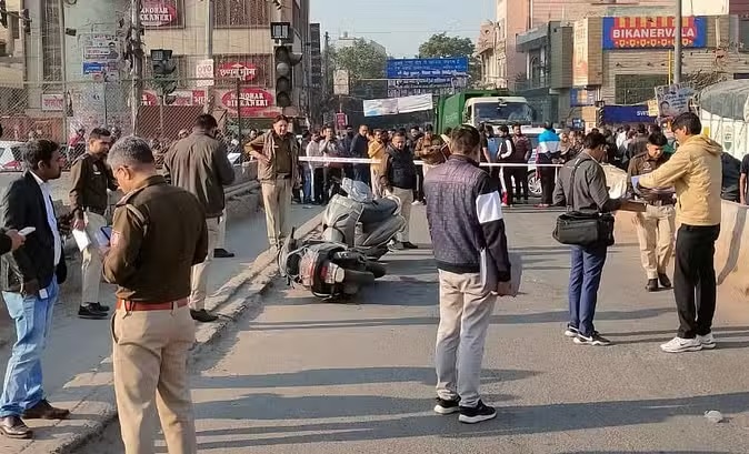 Murder in Delhi early in the morning