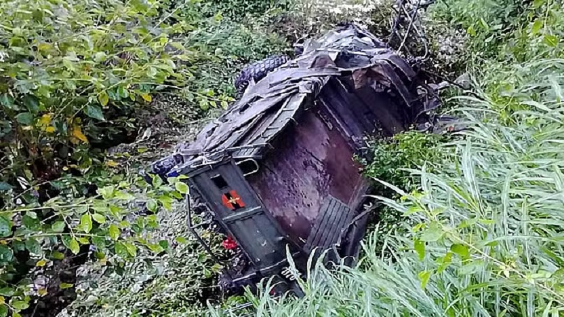 army vehicle fell into 350 feet deep ditch in Poonch