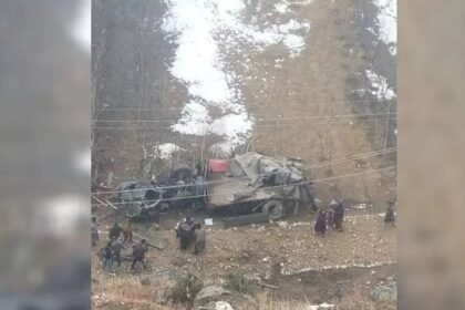 Army vehicle falls into a ditch in Bandipora