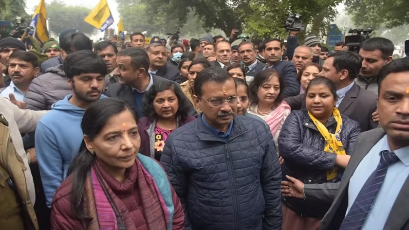 Kejriwal filed nomination