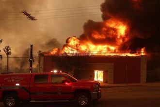 Massive fire in Los Angeles forests