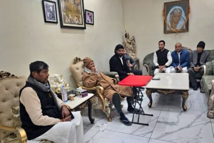 Pashupati Paras invited Lalu Prasad to the Dahi-Chudha feast