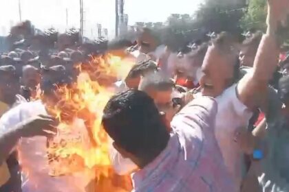 Protest against Bhopal gas tragedy waste