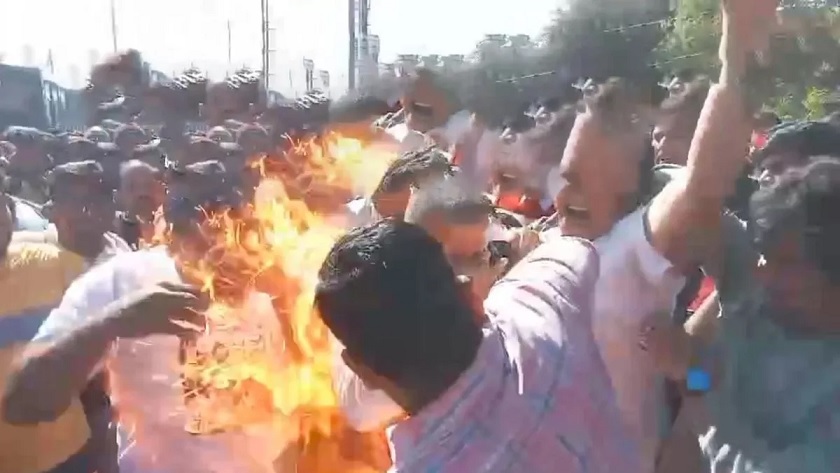 Protest against Bhopal gas tragedy waste