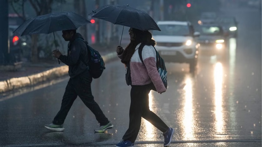 Rain from Lucknow to Agra in UP