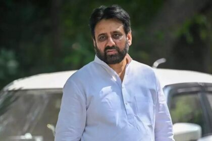 Amanatullah Khan reached the court to avoid arrest