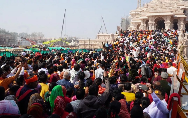 Ayodhya witnesses huge crowd