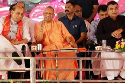 Rajnath Singh gave special respect to Yogi and Gadkari