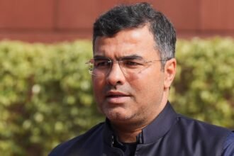 AAP leaders become aggressive on Parvesh Verma in Delhi assembly