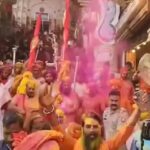 Naga sadhus played Holi in Ayodhya Hanumangarhi