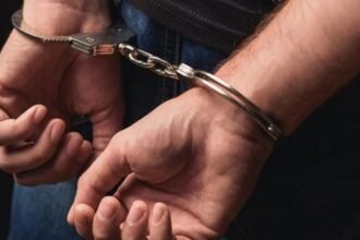 ‘d-कंपनी-से-बोल-रहा-हूं,-मुंबई-को-बम-से-उड़ा-दूंगा’,-धमकी-से-मचा-हड़कंप,-गिरफ्तार-हुआ-सूरज-जाधव