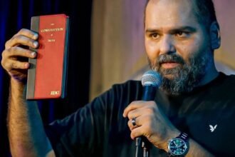 कुणाल-कामरा-केस:-‘उद्धव-ने-शिंदे-को-गद्दार-कहा-तो-किसी-ने-कुछ-नहीं-किया’,-जानें-कोर्ट-रूम-के-अंदर-क्य