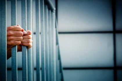 7-साल-से-जेल-में-बंद,-लेकिन-हत्या-किसकी-की?-दिल्ली-hc-ने-अजीबोगरीब-मामले-में-शख्स-को-दी-जमानत