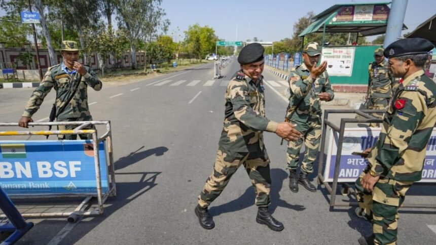 भारत-की-सख्ती-से-पाकिस्तान-में-दवा-से-लेकर-खाद-की-भारी-किल्लत,-गरीबों-पर-बढ़ेगी-महंगाई-की-मार