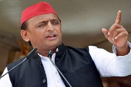 Akhilesh Yadav targets the Centre