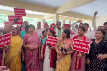 Banda SP protests against Delhi CM